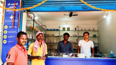 ​​​​​​​रायपुर : धनवंतरी मेडिकल स्टोर से लोगों हो रहे लाभानिवत